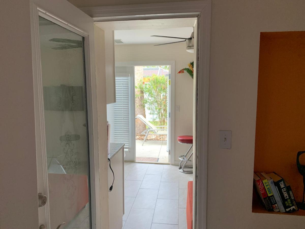 ~ Cozy In-Law Apartment Close To Siesta Key ~ ซาราโซตา ภายนอก รูปภาพ